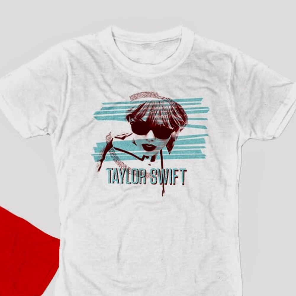 Taylor Swift “Red” 2012 v neck shirt - Picture 5 of 5